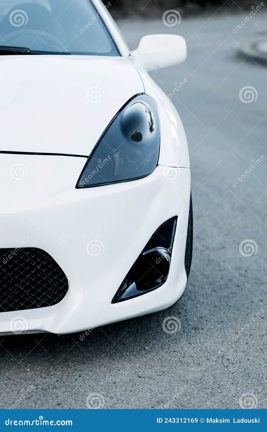 Wallpaper #ZWeR_5IBSpphPi3-AaN-257 Car Headlight Stock Image Image of Luxury Detail Detailed 243312169