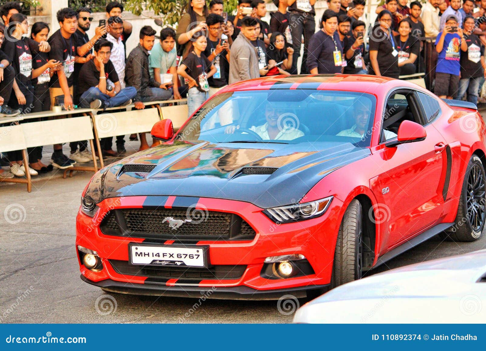 Wallpaper #3wAD4I4BSdW8dNouEwqo51 Closeup of Ford Mustang Displayed at a College Festival in Pune India