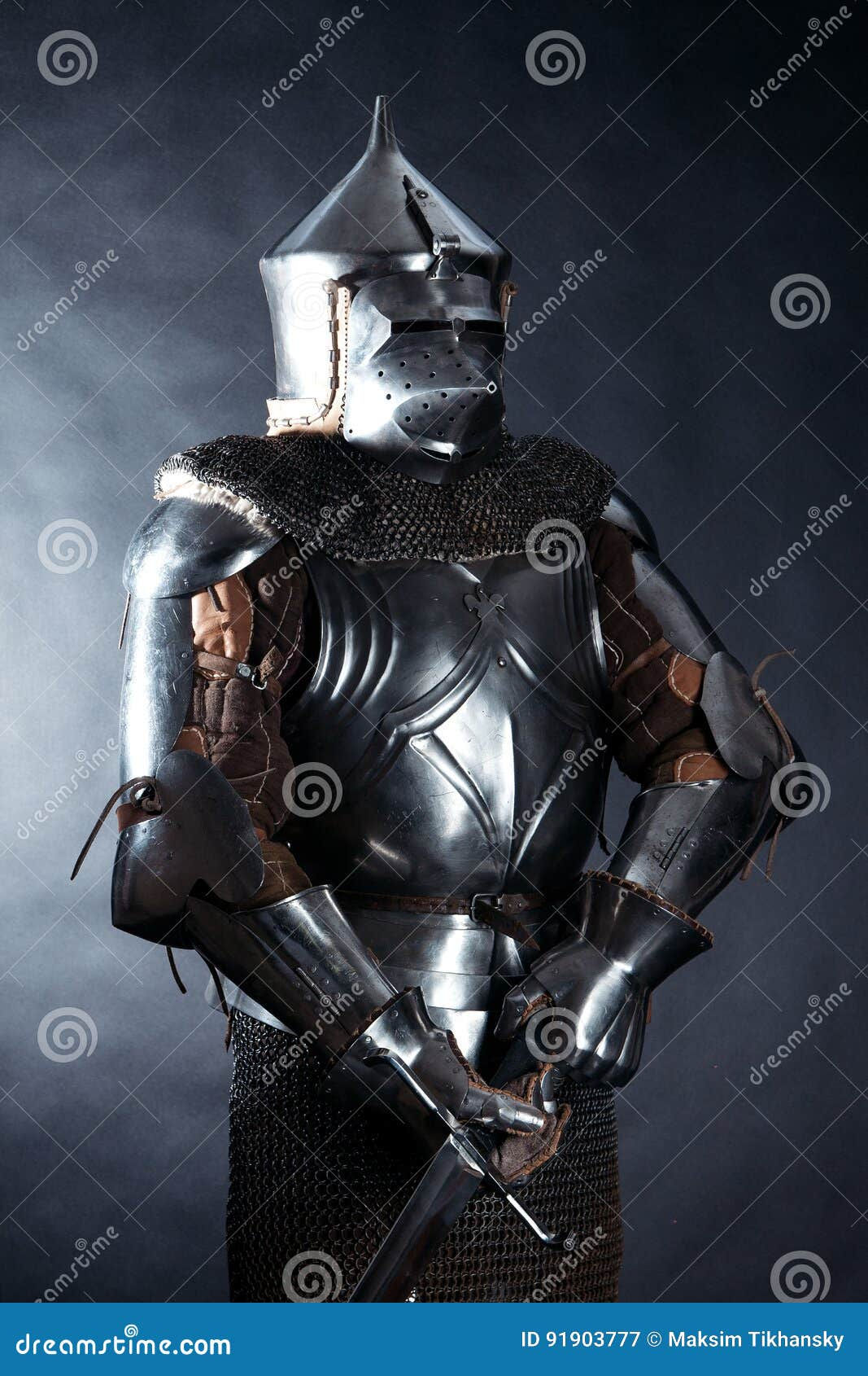 Wallpaper #uAMlZJMBpyOg8YnEhtaE50 Knight on Dark Background Stock Image Image of Medieval 91903777