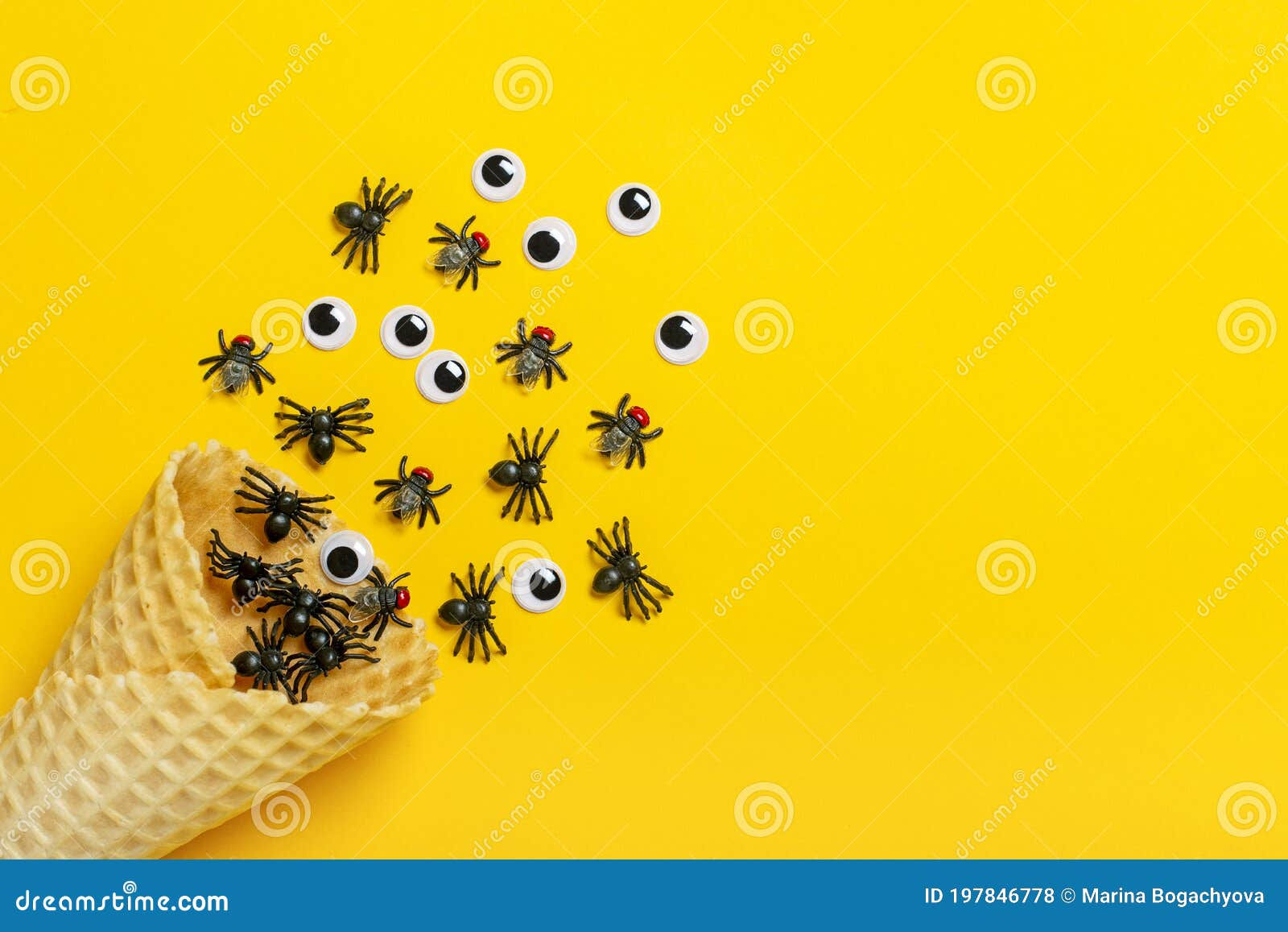Wallpaper #HGcYCpMBSpphPi3-btPW187 Black Spiders and Flies Googly Eyes Crawl Out of Ice Cream Cone on