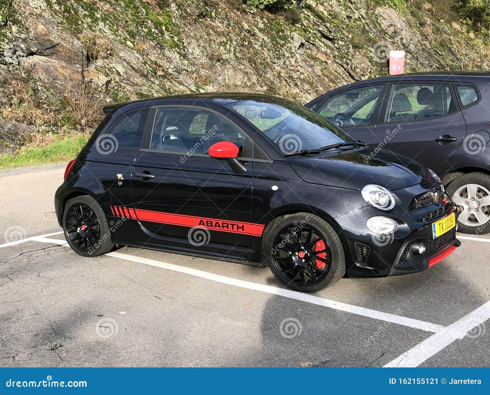 Wallpaper #a819a Front View of Black Fiat 500 Abarth Parked in the Street Editorial