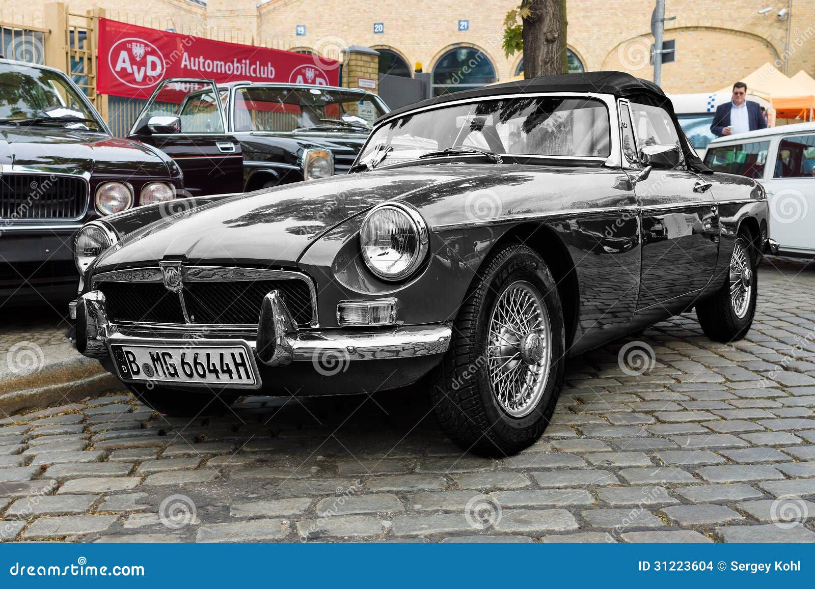 Wallpaper #4v-gZ5MB3lSXT3zUaeK8148 British Sport Car Mg Mgb Editorial Stock Image Image of Style 31223604