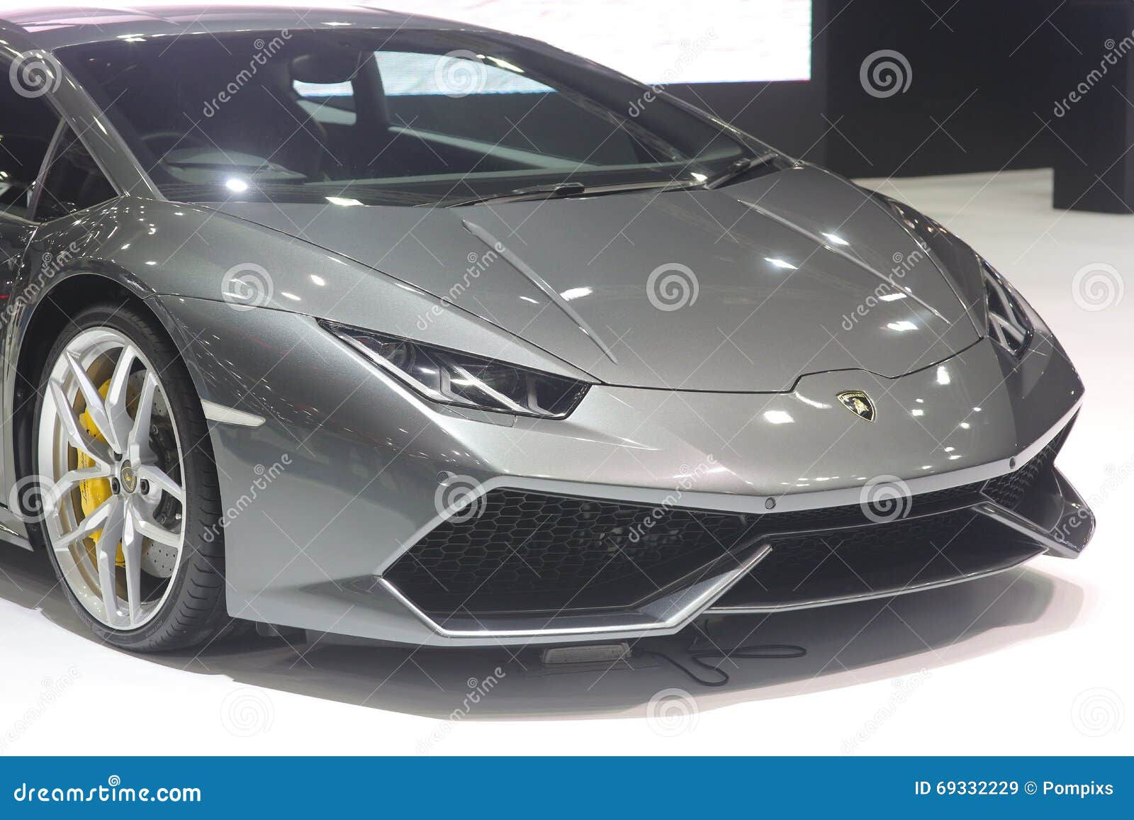 Wallpaper #OR1ZLZMBlOZrFDOkbtBa90 Bangkok March 31 Lamborghini Huracan on Gray Car at the 37th