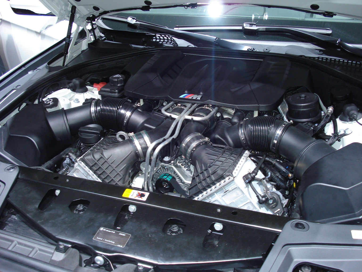 Wallpaper #1q3VMZMBKf019FdaVhFZ7 BMW F10 Engine