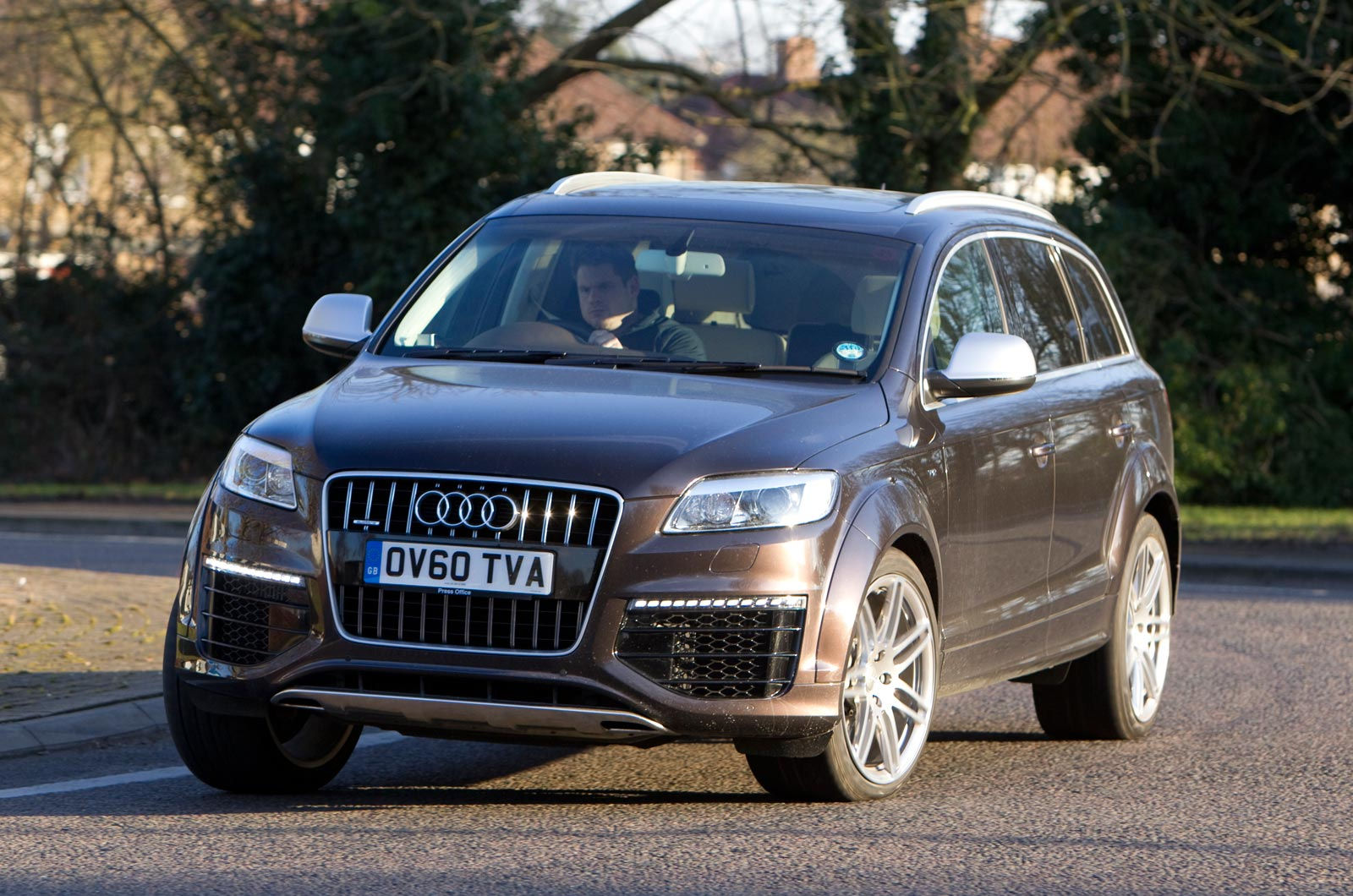 Wallpaper #tXSxyY4B_8f4nGFaU3Oe44 Audi Q7 V12 Tdi Exclusive Autocar