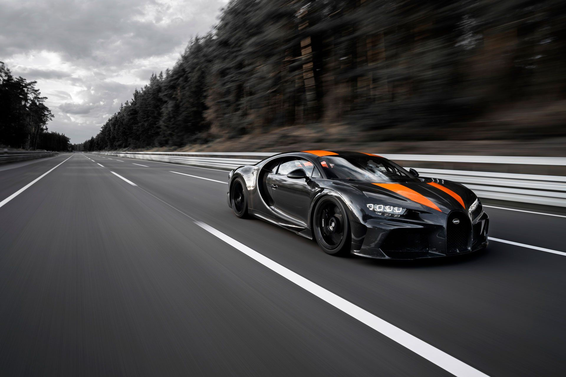 Wallpaper #sWdVDZMBSpphPi3-1uSR50 Bugatti Chiron Prototype Breaks 300 Mph Barrier but Not Koenigseggs