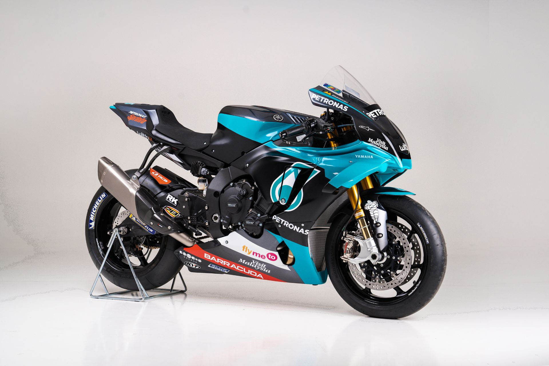 Wallpaper #YGhHGpMBSpphPi3-RRtG77 Yamaha R1 Motogp Replica Unveiled Drivemag Riders