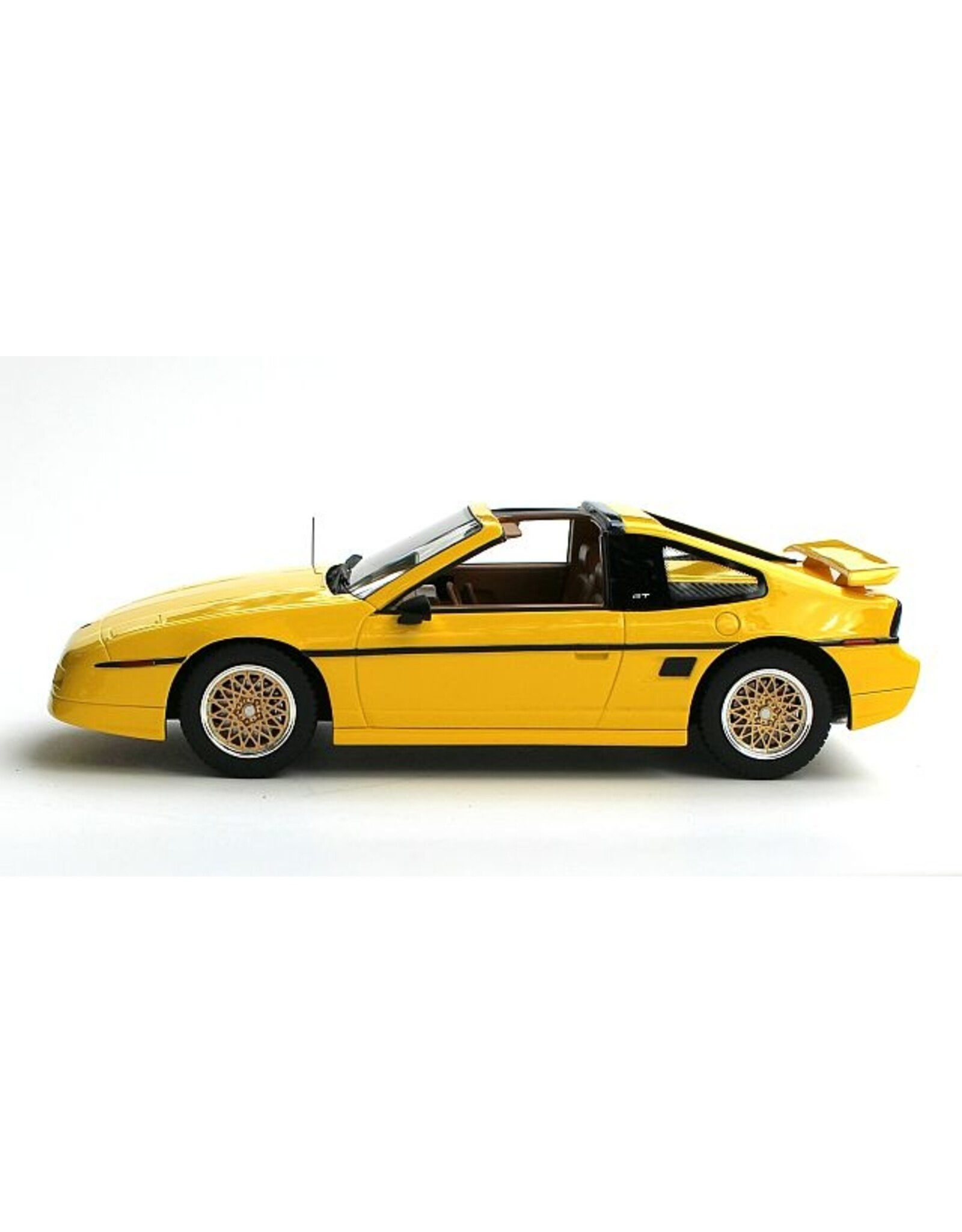 Wallpaper #9yxhSZMB0E1QgA7w2fLL198 Art Toys Pontiac Fiero Gt1988yellow