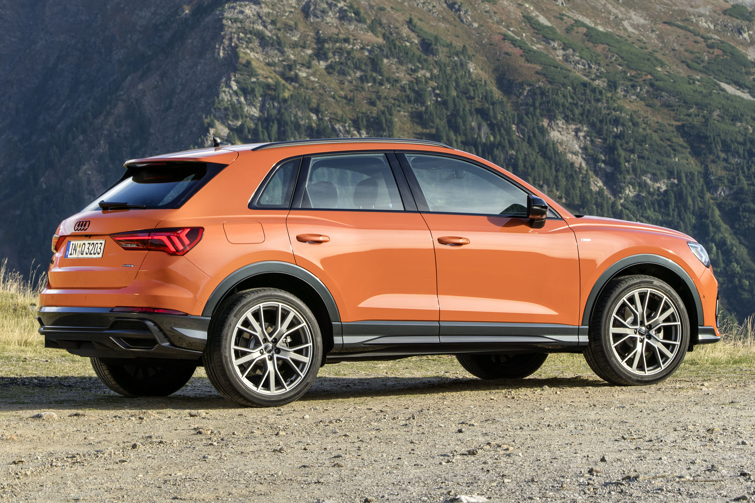 Wallpaper #O3NzhY4BFI5NbQksMx4w30 The 2020 Audi Q3 is a Compact Luxury SUV That Offers a Blend of Comfort, Performance, and Efficiency