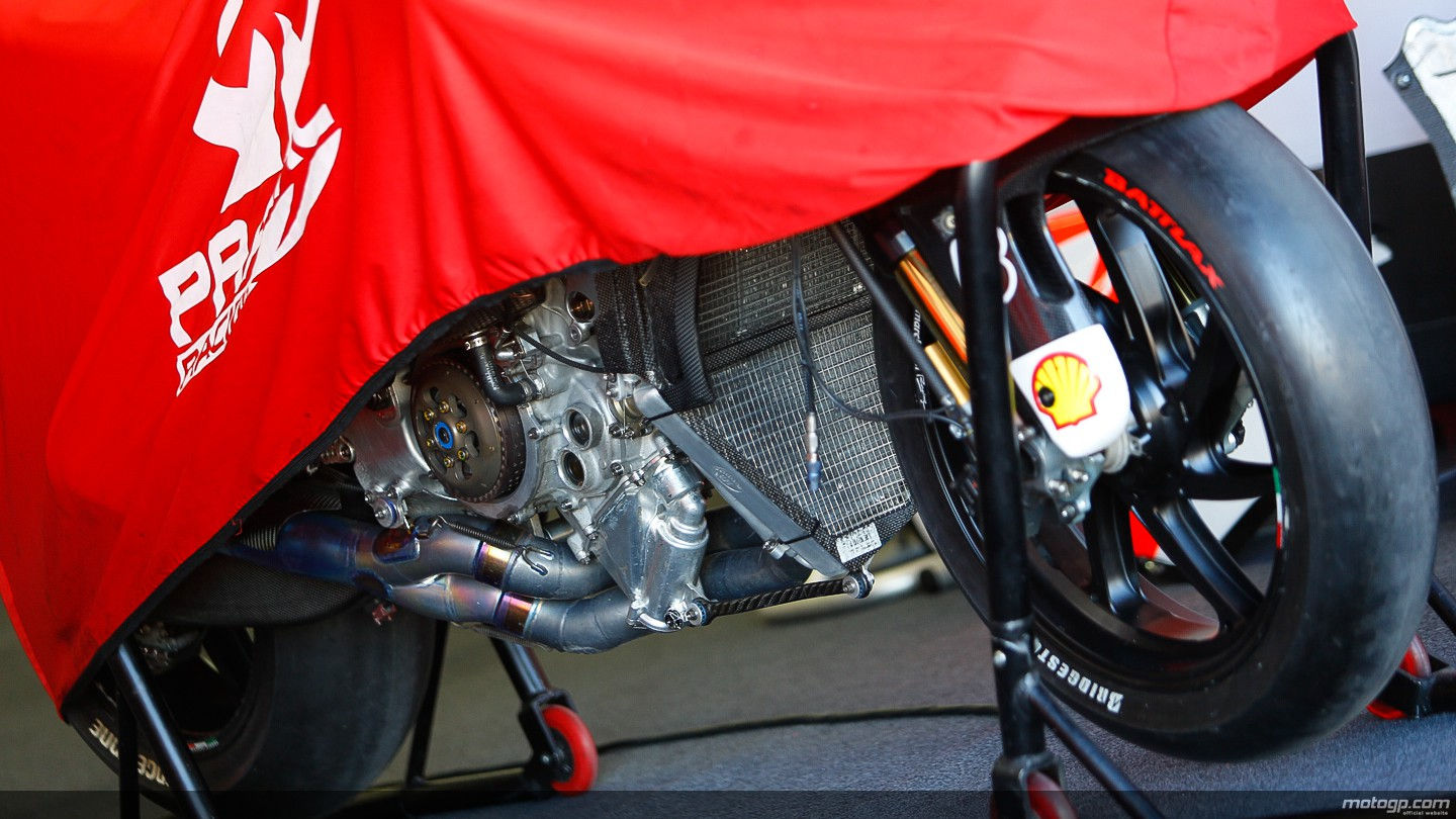 Wallpaper #6X0C8Y4Bnwiau_P6WgfP16 Motogpcom Ducati Desmosedici Pramac Racing Engine Detail