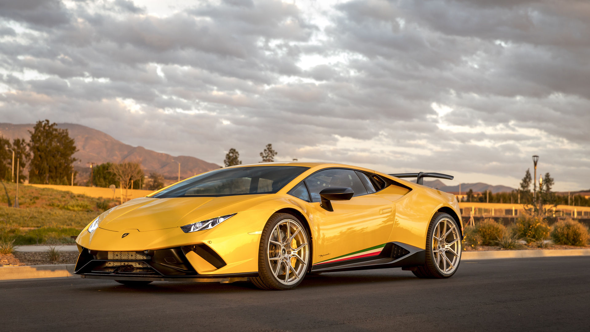 Wallpaper #XBlqOI8BtGB6xQ78fqhK35 View Lamborghini Car Wallpaper HD 1080p Background