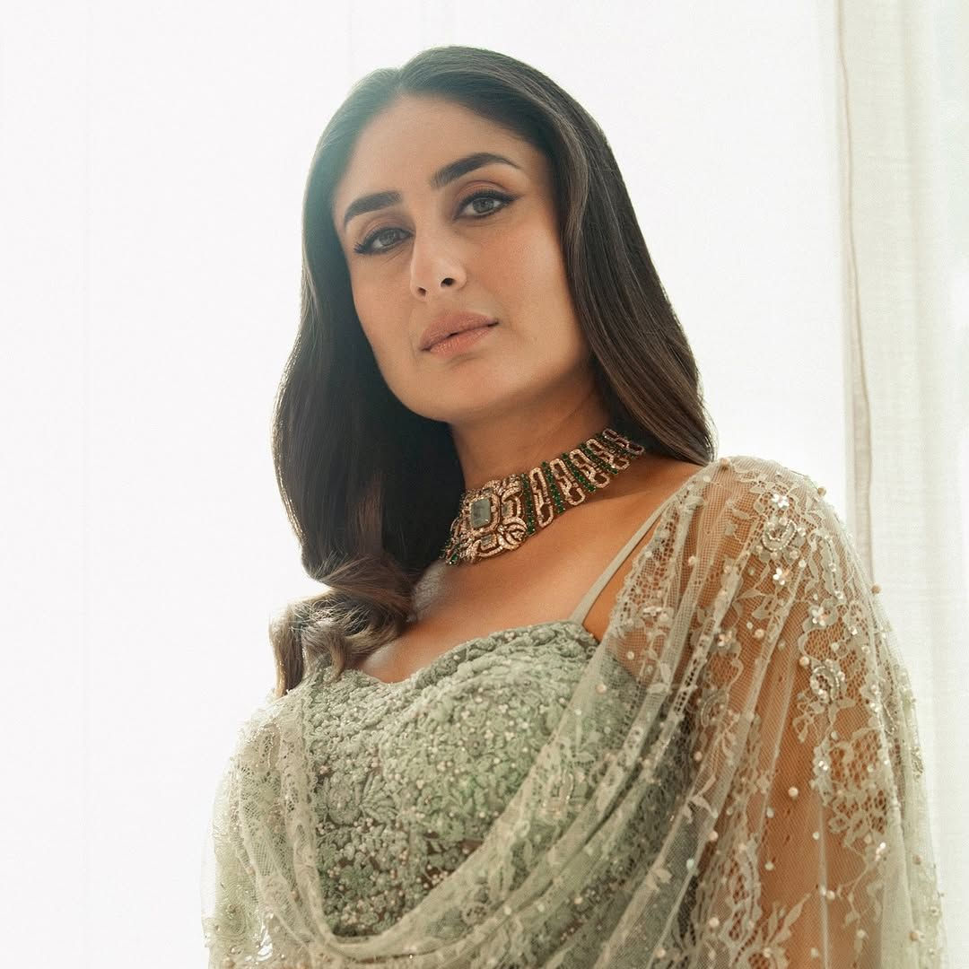 Wallpaper #sybXmJcBNyflpn9rSYdb190 Kareena Kapoor Khan and Katrina Kaif Had Florals on Their Mind in the