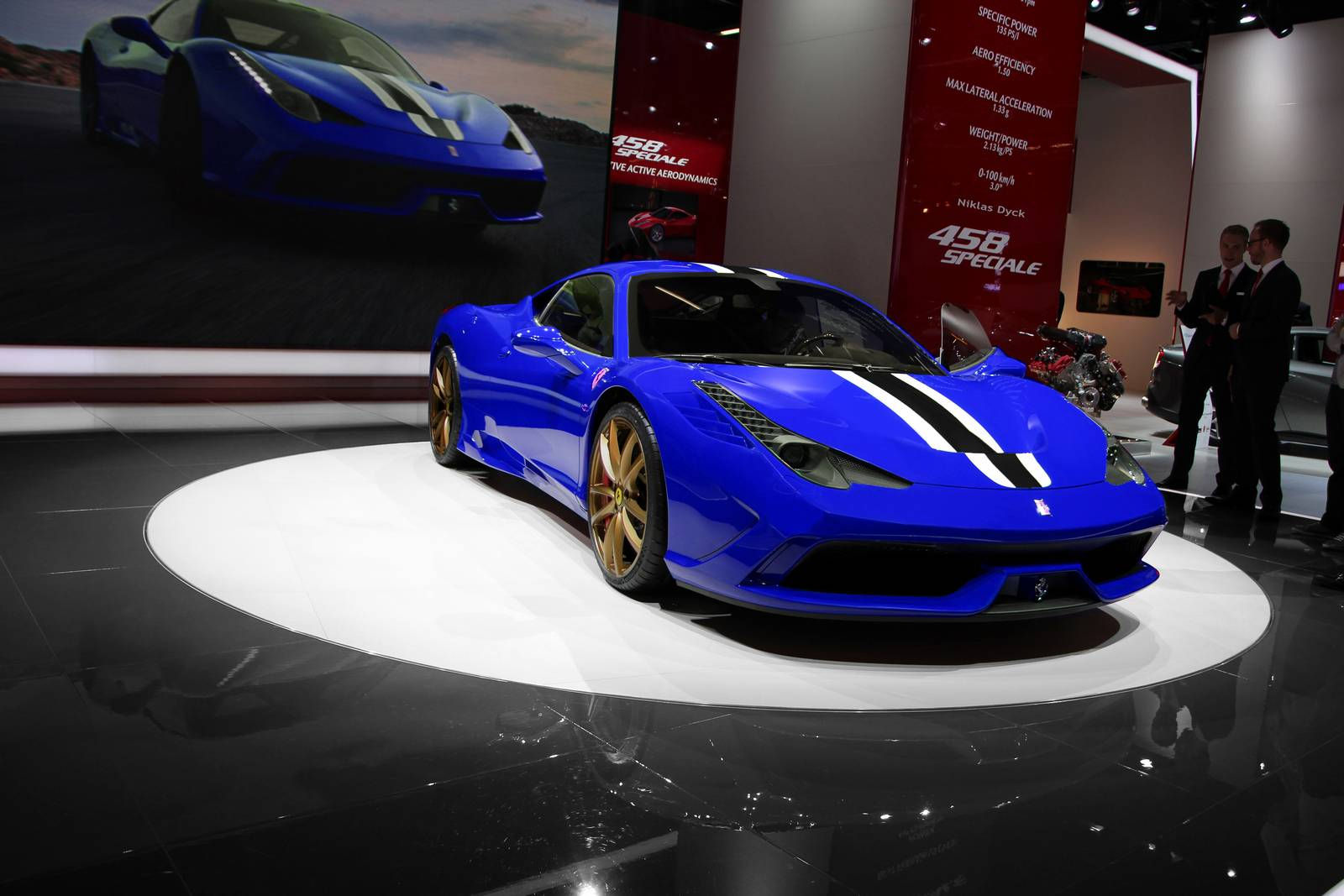 Wallpaper #82idGZMBSpphPi3-rBfC352 Ferrari 458 Speciale Rendered in Blue with Gold Wheels Gtspirit