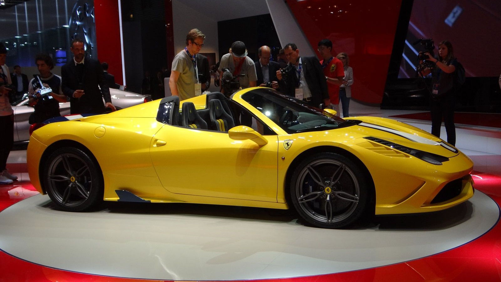 Wallpaper #eH1j9I4Bnwiau_P6Iw_c41 Ferrari 458 Speciale a Full Details Live Photos and Video