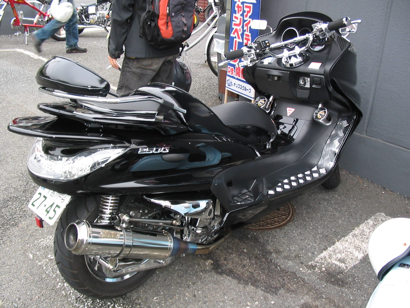 Wallpaper #wuqLUpMBlwTYPL18Cgn-66 Forklock Pimped Out Japanese Scooters