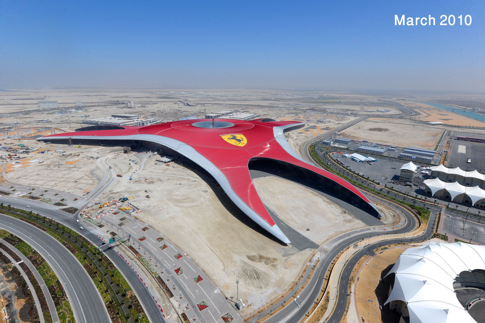 Wallpaper #0EUIlY4B7YBJg1BV4p-S11 The Car Ferrari World Abu Dhabi Opens in October Formula Rossa
