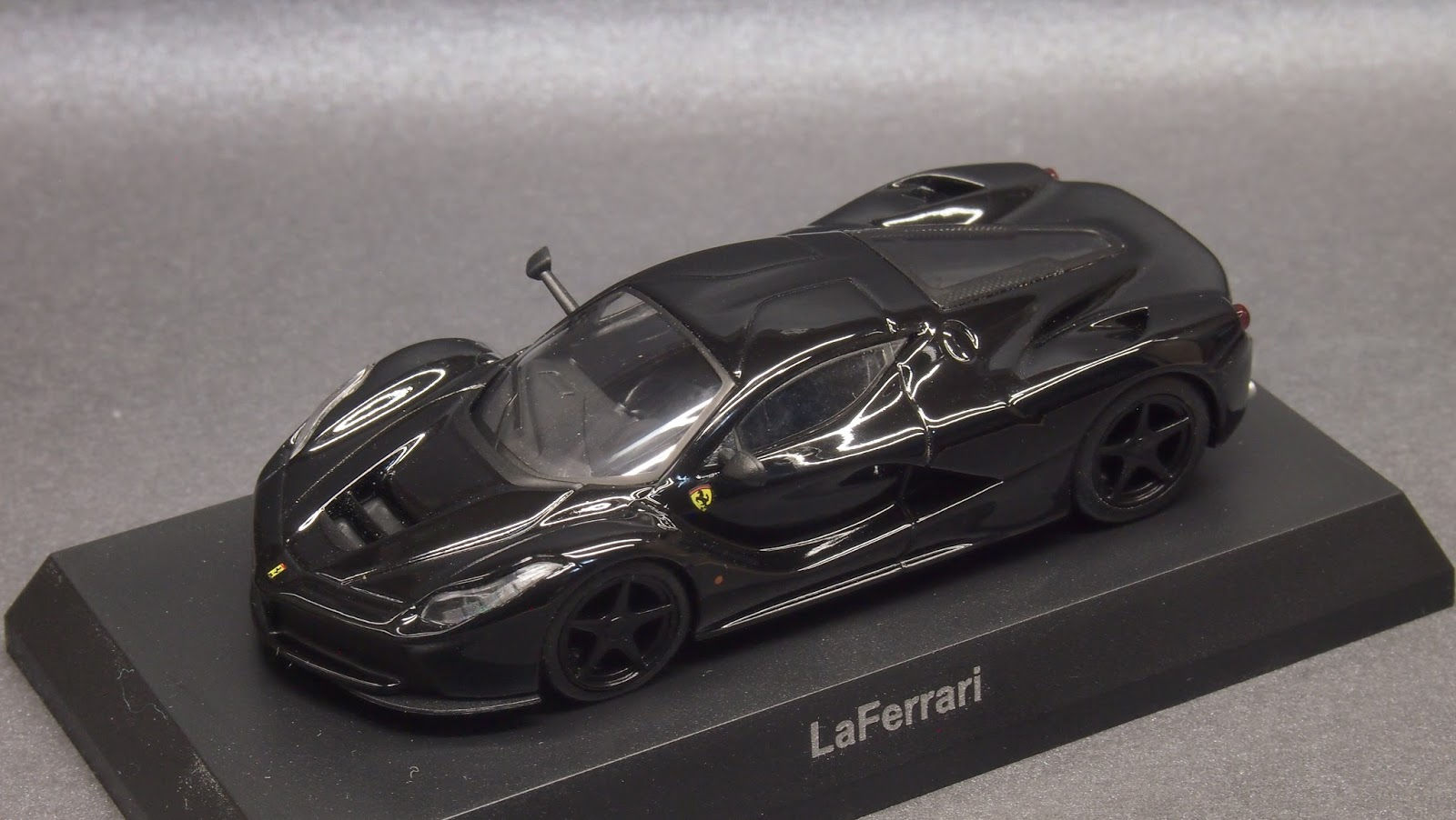 Wallpaper #1jEZNpMB5zzyi_yYUlim179 My 1 64 World Minicar Collection Kyosho 164 Minicar Ferrari 12