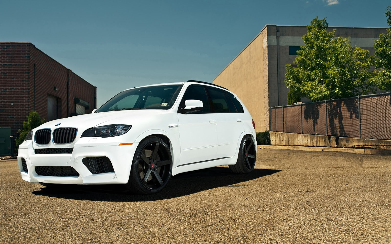 Wallpaper #RRkmGo8BtGB6xQ78GnSG39 BMW Canada in White Colour Wallpapers Cars Wallpapers HD