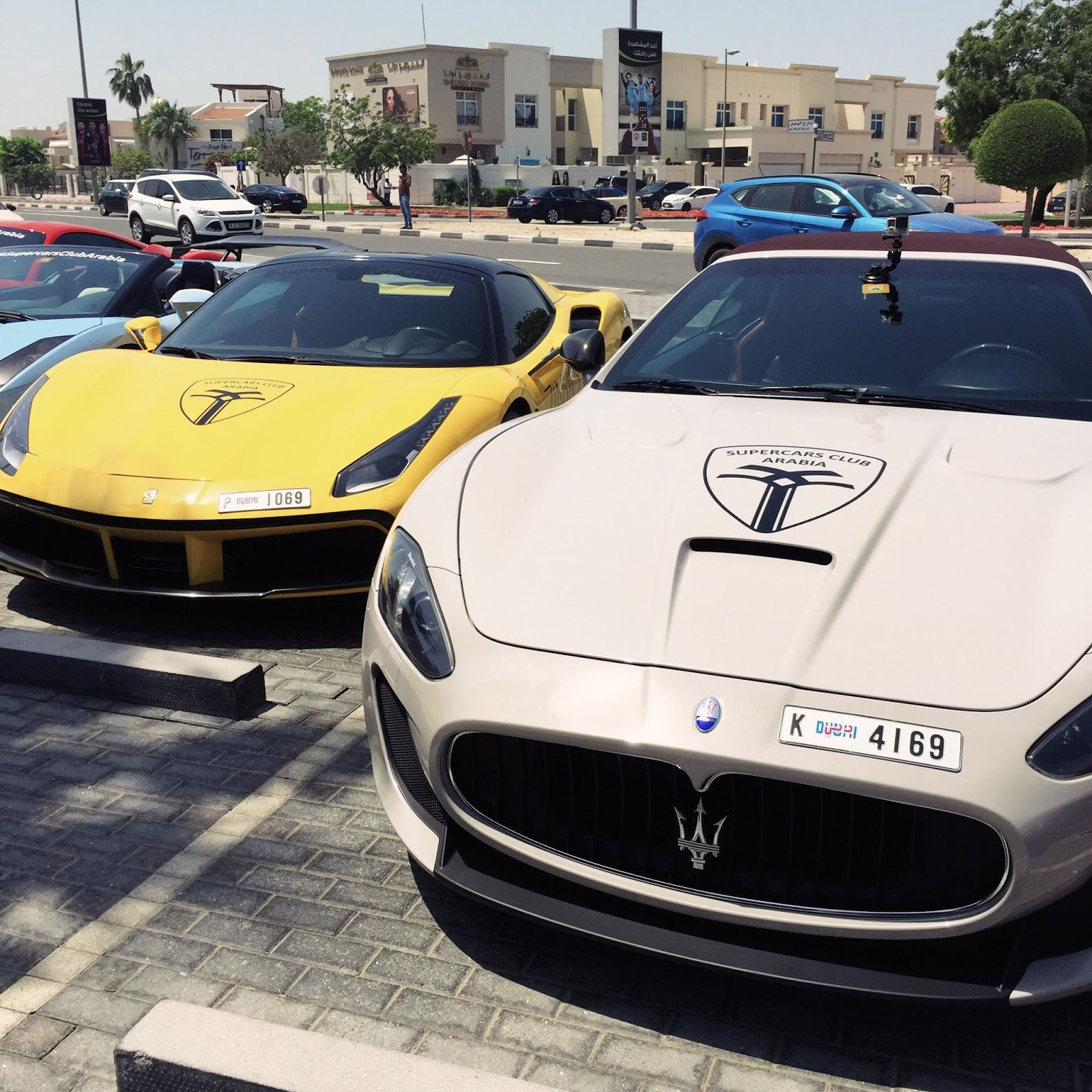 Wallpaper #2xm-Do8BtGB6xQ78nVoz20 Dubai Desert Blogger Crazy Supercars Line Up in Dubai