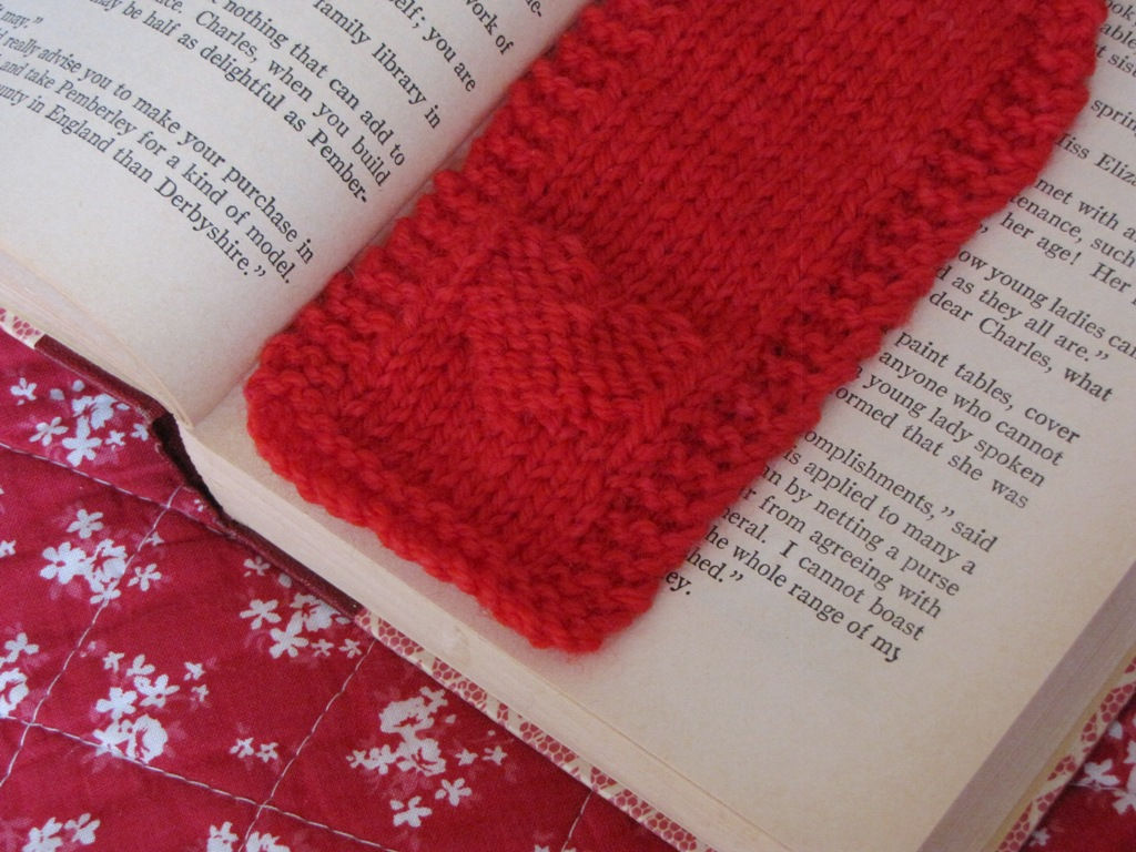 Wallpaper #HGdy7ZIBSpphPi3-_1jy185 Valentine Heart Bookmark Knitting Pattern Natural Suburbia