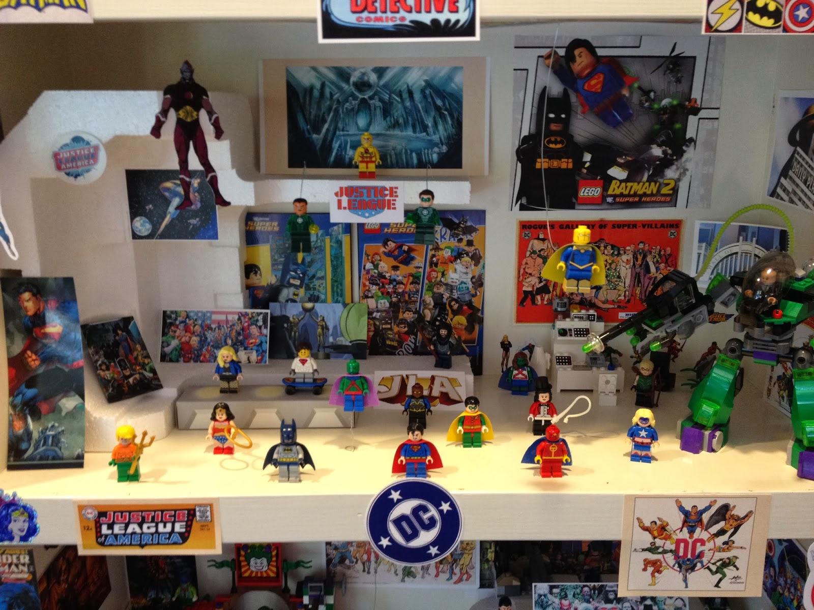 Wallpaper #HJ__V5MBcUVgGJNo87AR80 Observed Impulse Marvel and DC Lego Minifigure Collection and Diorama