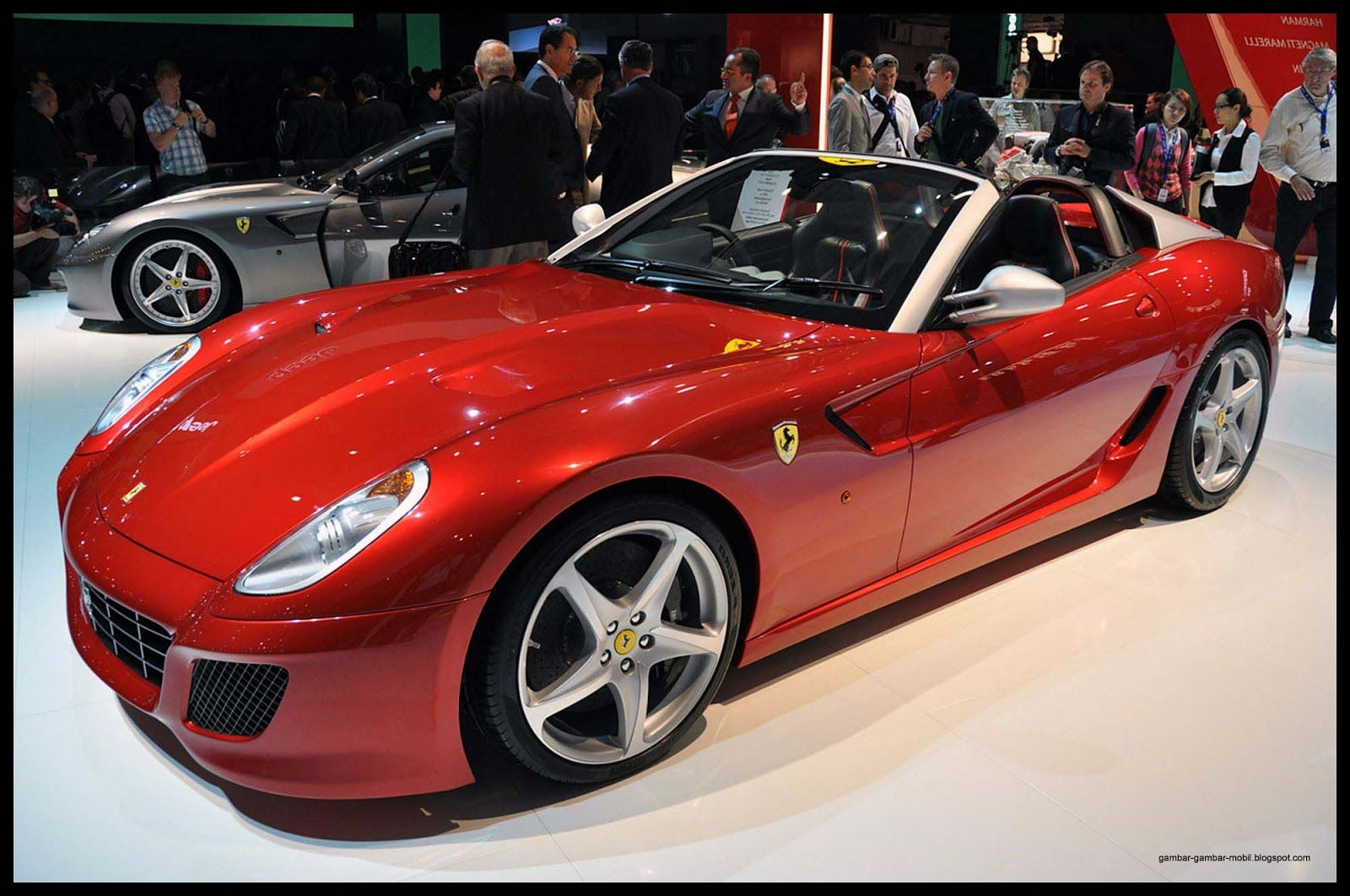 Wallpaper #wEXgko4B7YBJg1BVhZ7x59 Inilah Kelebihan Mobil Ferrari Sebagai Mobil Mewah Dunia Gambar