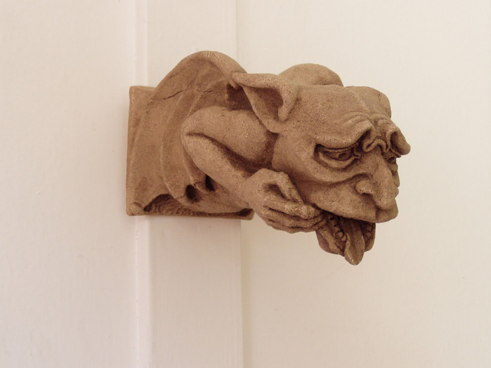 Wallpaper #s2eZ6JIBSpphPi3-Fj1x119 Gargoyle Statues from the Stone Griffin Timothy a Model of a Real