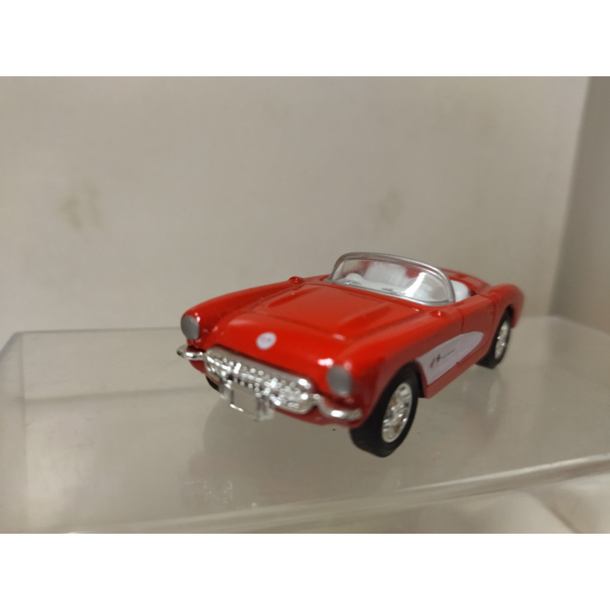 Wallpaper #ZSxtSpMB0E1QgA7wq_Y9325 Chevrolet Corvette C1 Convertible White Red Apx 164 Majorette