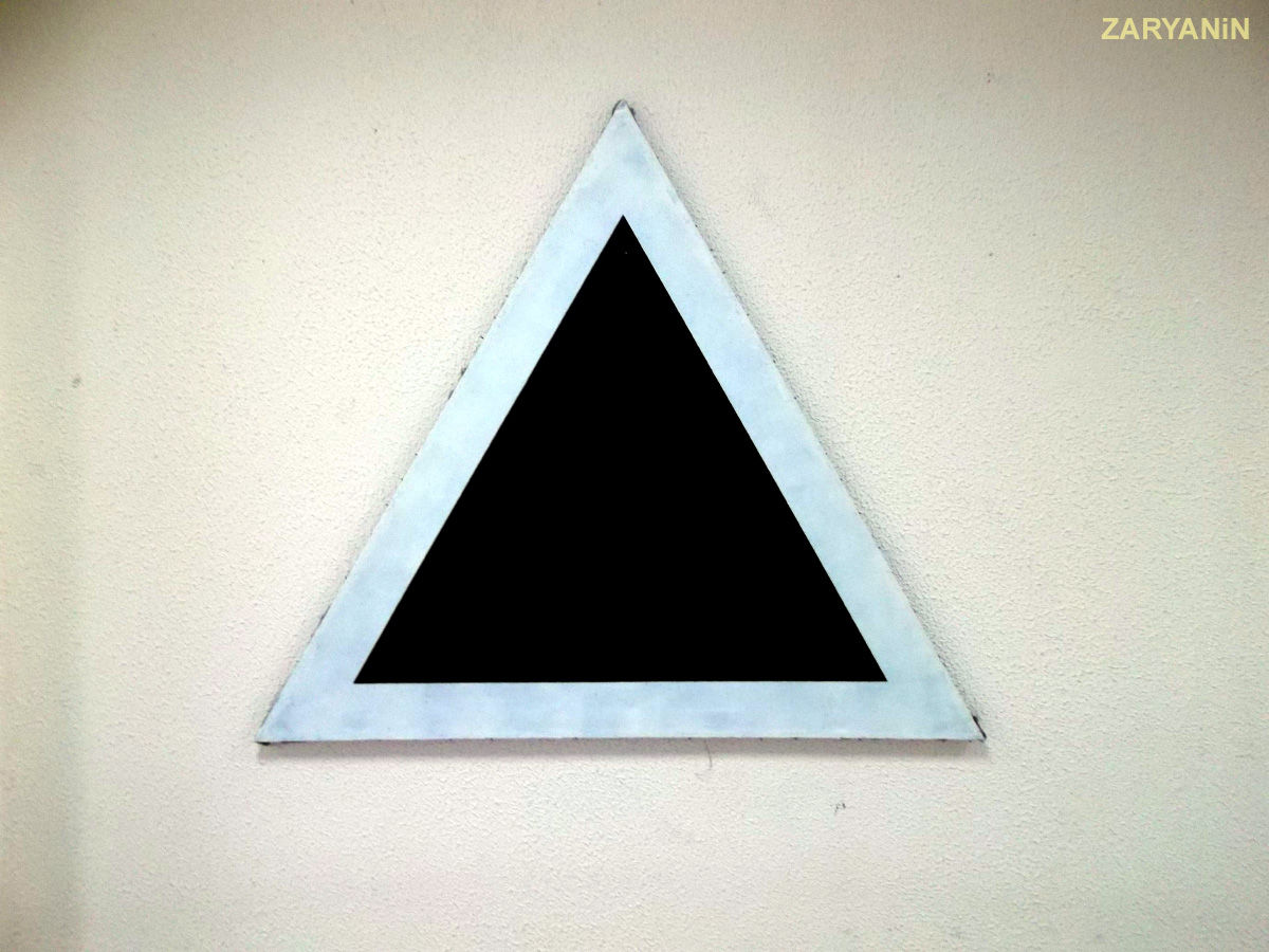 Wallpaper #6mcM8ZIBSpphPi3-jmn8294 Black Triangle Triangular Painting