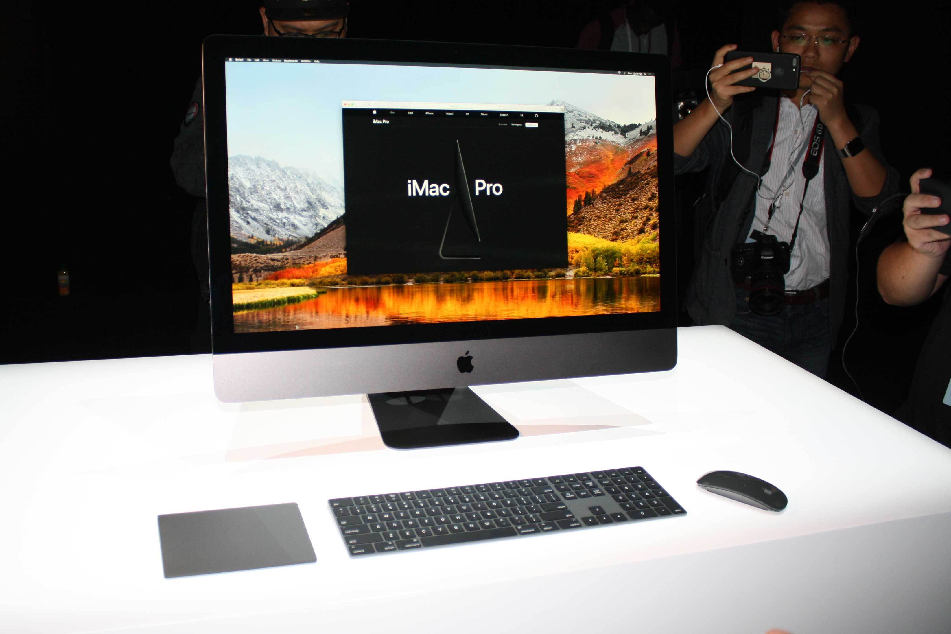 Wallpaper #DULWPJMBOBpx0NhmdcLa60 Up Close with the New iMac Pro in All Its Space Gray Glory Macworld