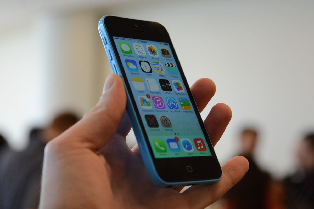 Wallpaper #oGcC8pIBSpphPi3-2W4P74 Apple iPhone 5c Hands on the New Insanely Colorful Cheaper iPhone