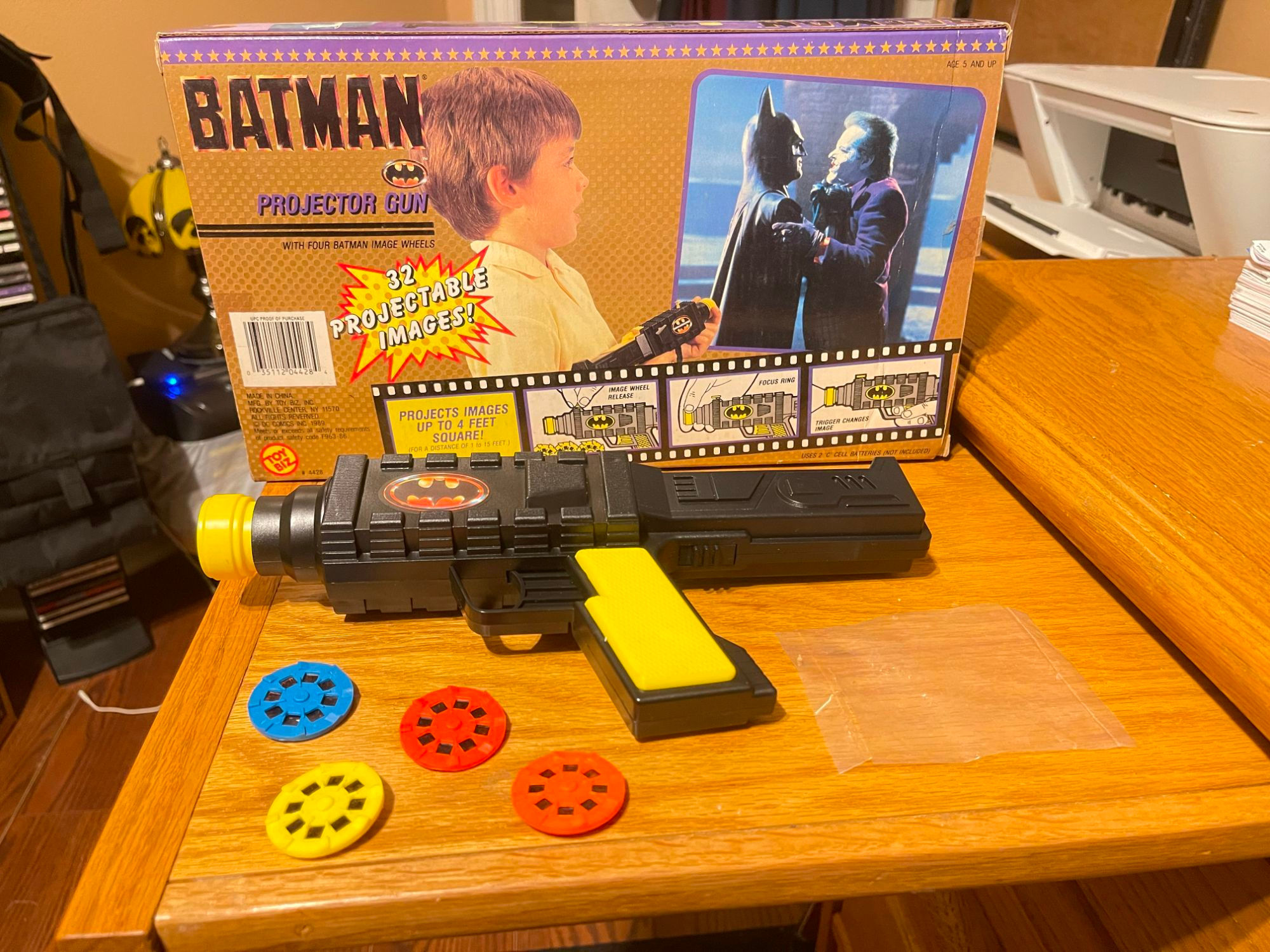 Wallpaper #JYLpP5MB0GiFKesMM8Dz56 Batman Projector Gun 1989 Toy Bizdc Comics Keaton Nicholson Like