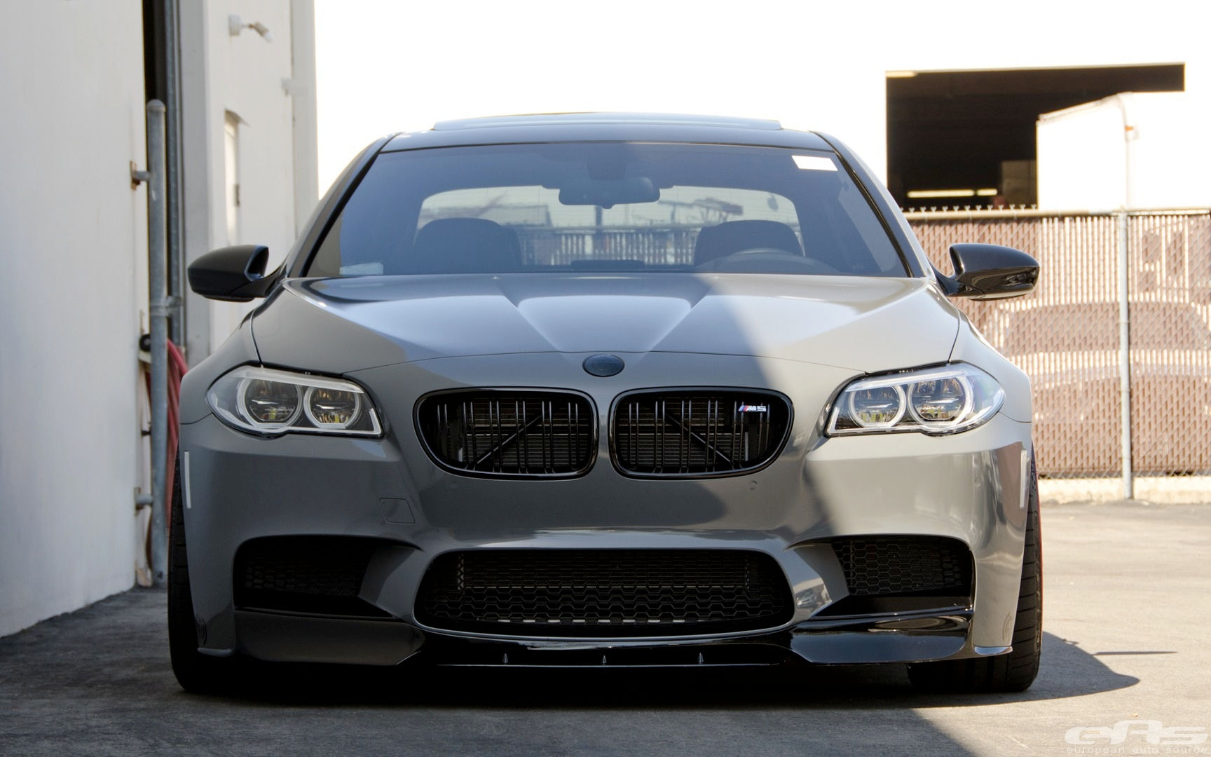 Wallpaper #MWjVHJMBSpphPi3-rCTQ20 Battleship Gray BMW F10 M5 Jumps on Dyno Autoevolution