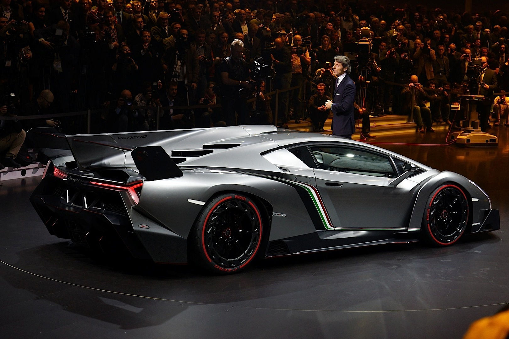 Wallpaper #umeX_JIBSpphPi3-85jz146 Lamborghini Veneno Named Worlds Ugliest Car Autoevolution