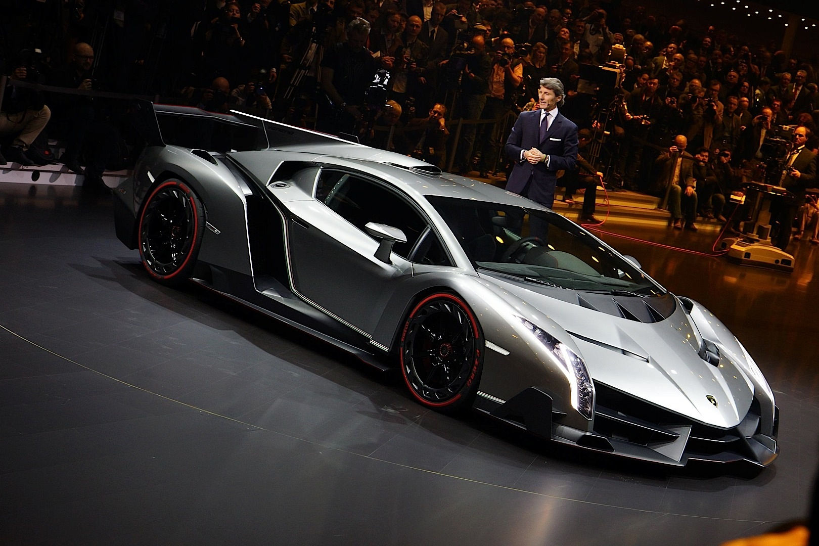 Wallpaper #umeX_JIBSpphPi3-85jz138 Lamborghini Veneno Named Worlds Ugliest Car