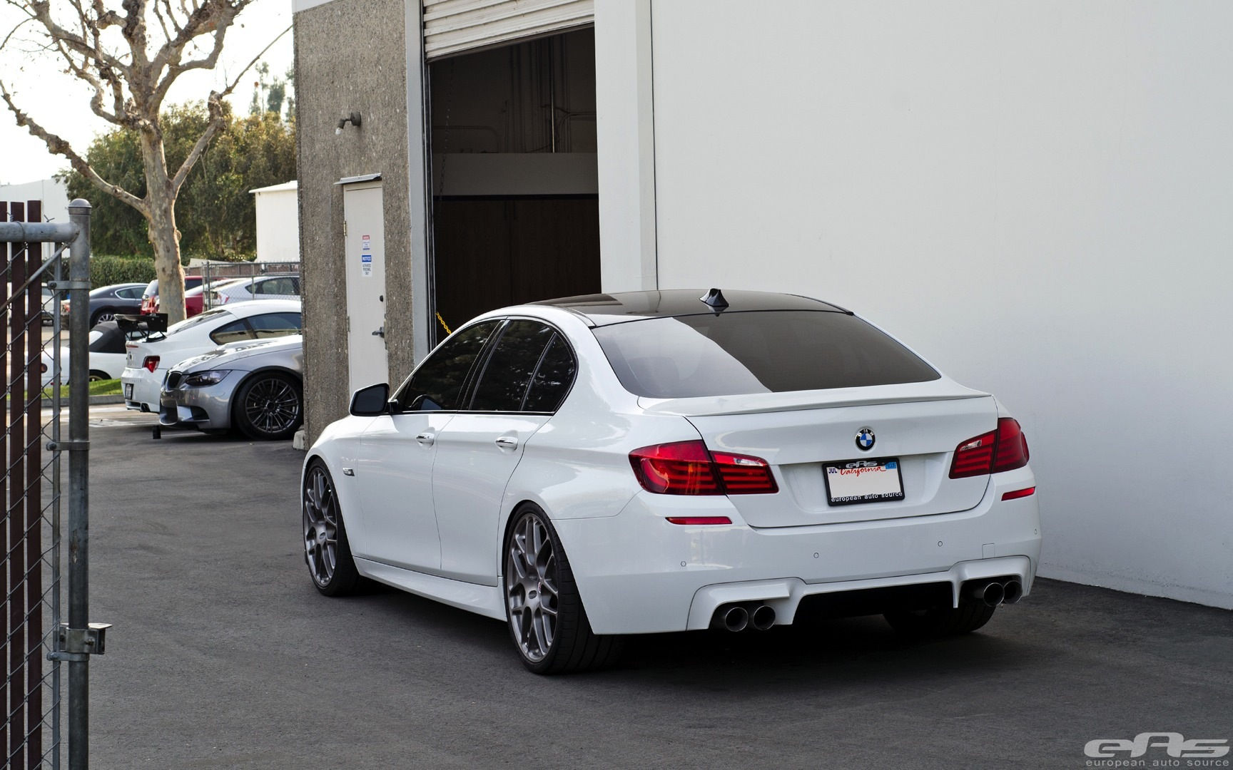 Wallpaper #a2597 01 BMW Ix Xdrive40 Sport Alpine White Paul Tans Automotive News