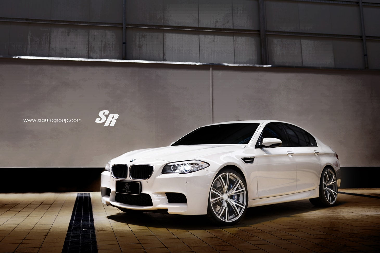 Wallpaper #v3fdJpMB-pgBXx60JaPB23 Alpine White BMW F10 M5 Shines at Lp Auto Gallery Autoevolution