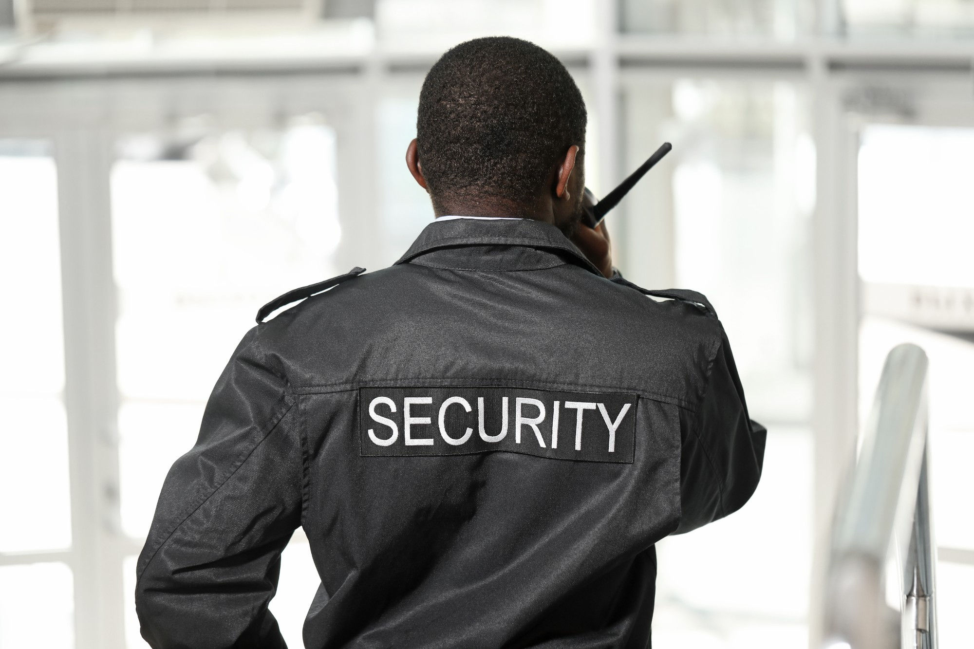 Wallpaper #xuqKVZMBlwTYPL18yg2e22 The Role of Security Guards in Retail and Commercial Spaces