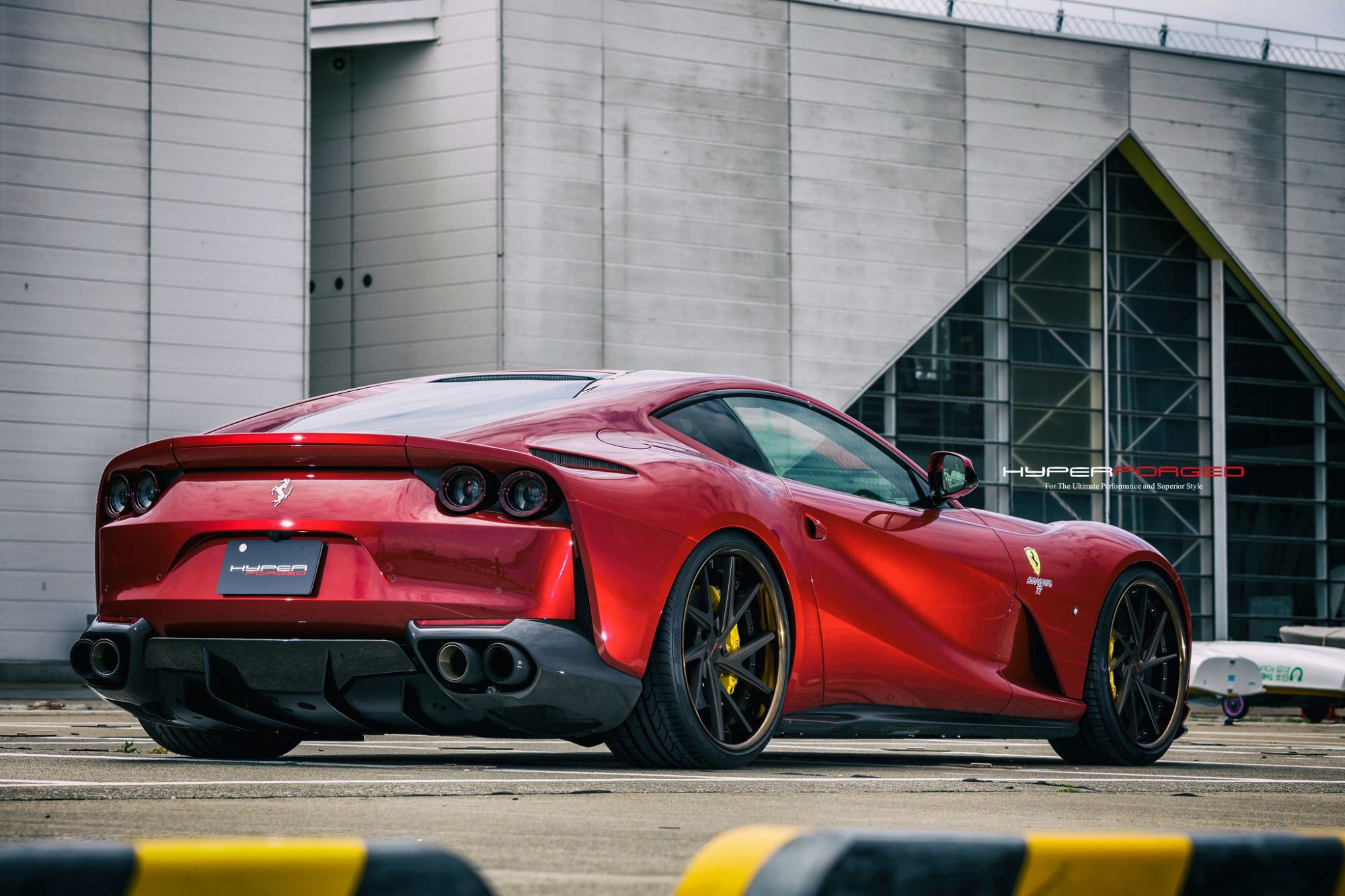 Wallpaper #py7eOJMBeCfPaRV8brst74 Ferrari 812 Superfast Red with Hyperforged Dic Aftermarket Wheels Wheel
