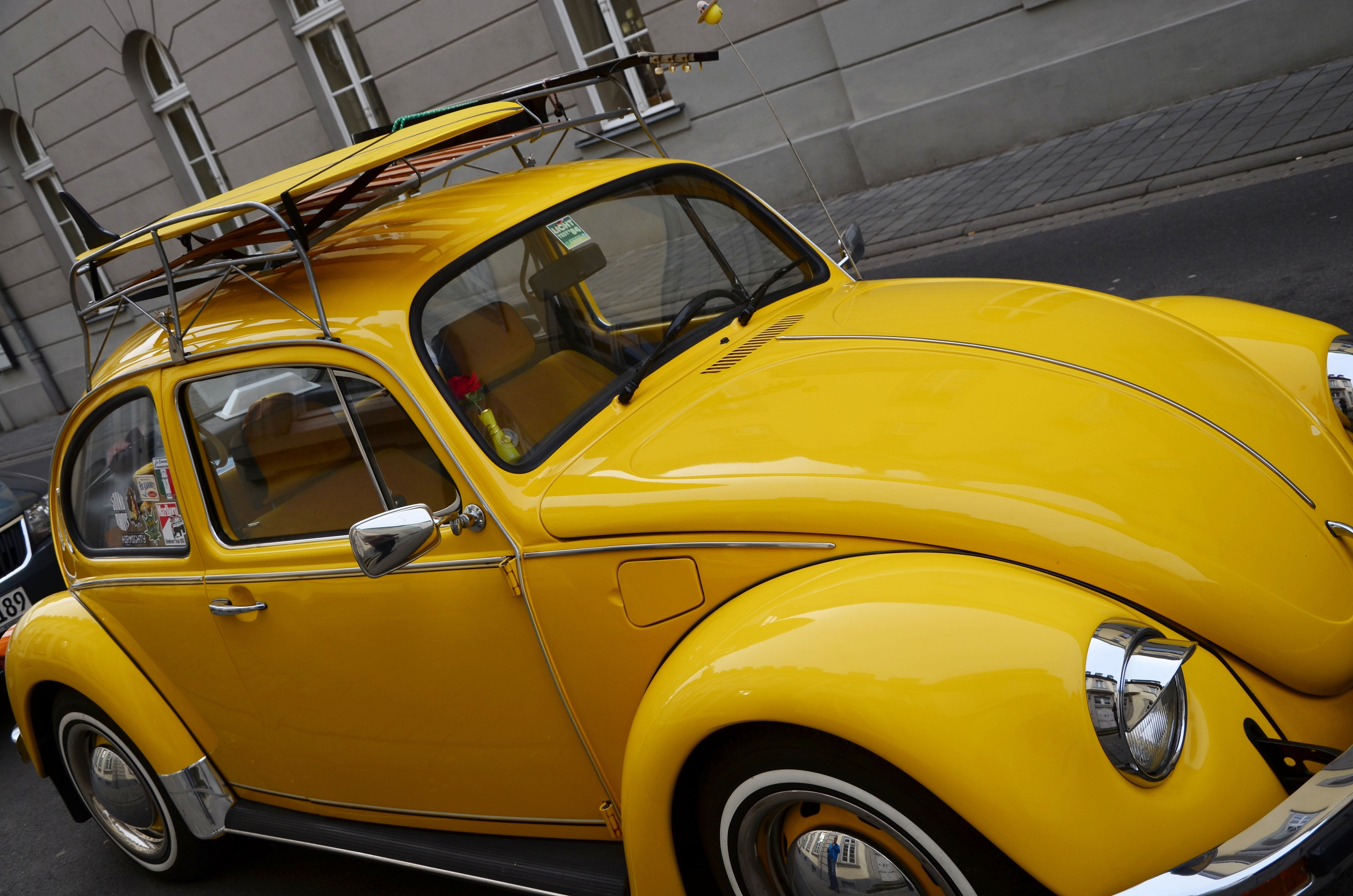 Wallpaper #UAPmY5MBpyOg8YnE19aM57 1366x768 Wallpaper Volkswagen Classic Vw Beetle Auto Yellow Taxi