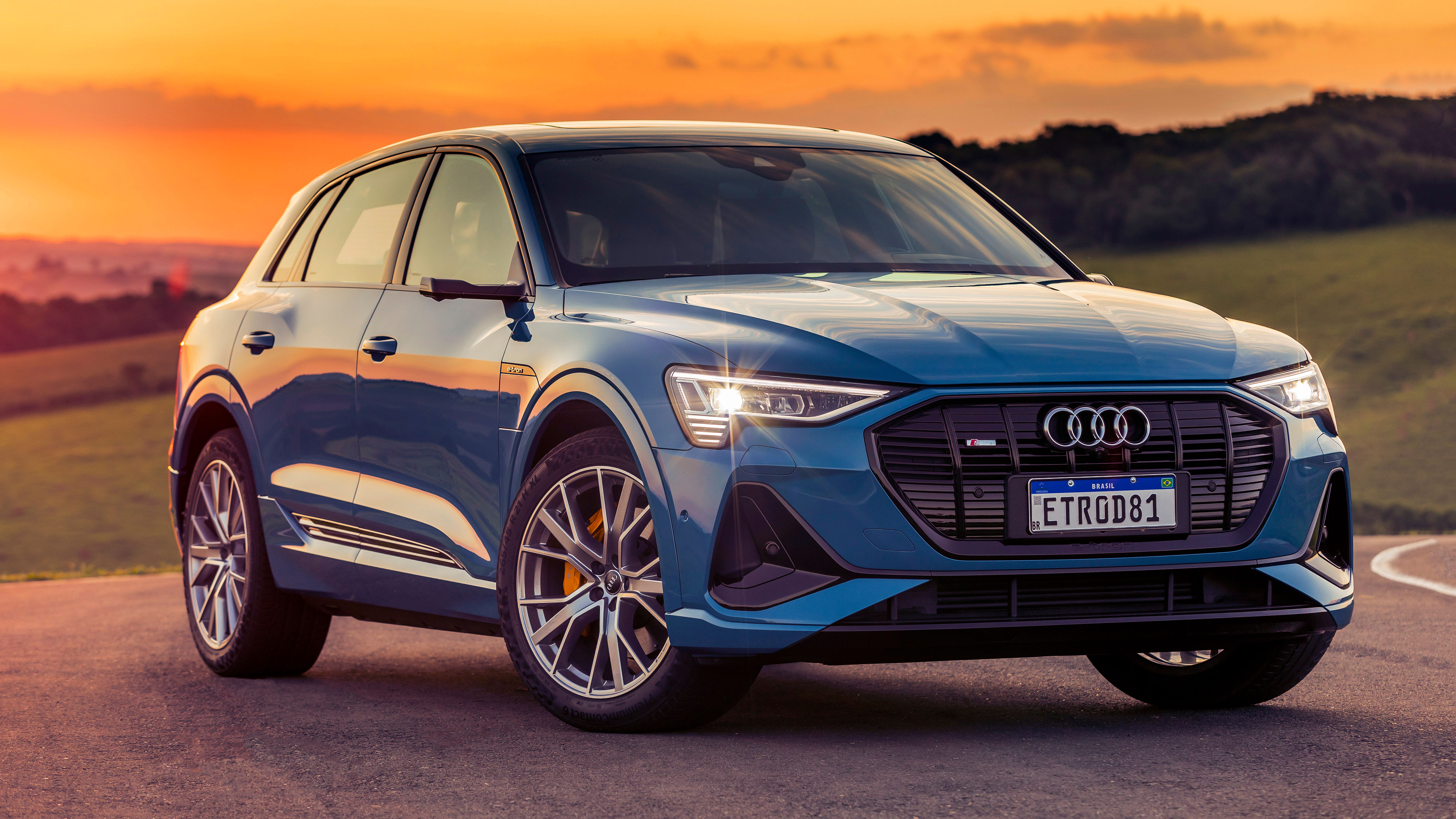 Wallpaper #O3NzhY4BFI5NbQksMx4w1 The All-Electric Audi E-Tron Sportback is a Stunning SUV That Offers Impressive Performance and Range