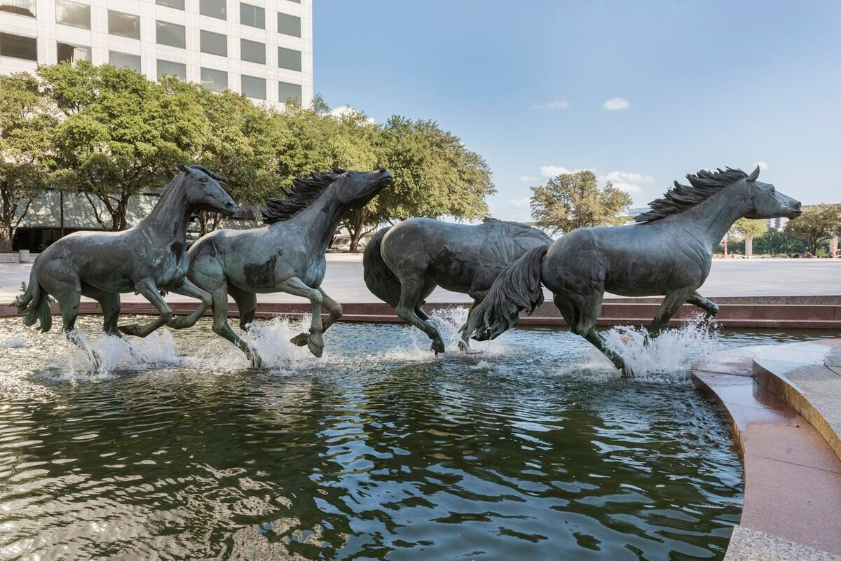 Wallpaper #LJ9kWZMBcUVgGJNoqrJ0250 Mustangs of Las Colinas Irving Texas Atlas Obscura