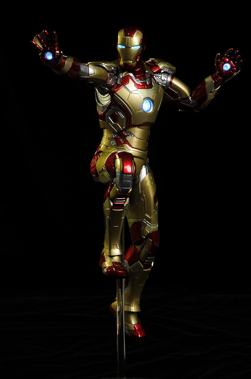 Wallpaper #-bkg3pIBJvJKYCmEzgMB10 Review and Photos of Iron Man Mk Xlii 42 Power Pose Figure by Hot Toys