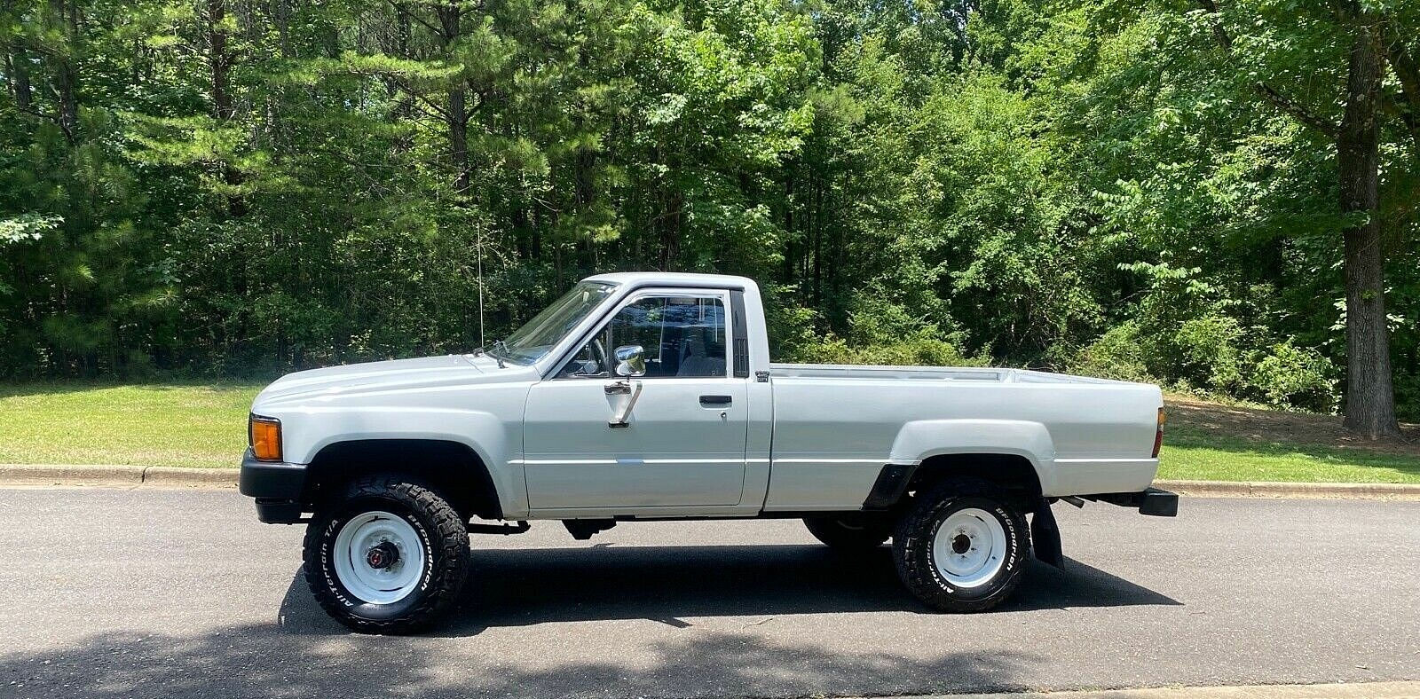 Wallpaper #PmeG8ZIBSpphPi3-Umzt37 This Rugged 85 Toyota Pickup is Built for the Long Run eBay Motors Blog