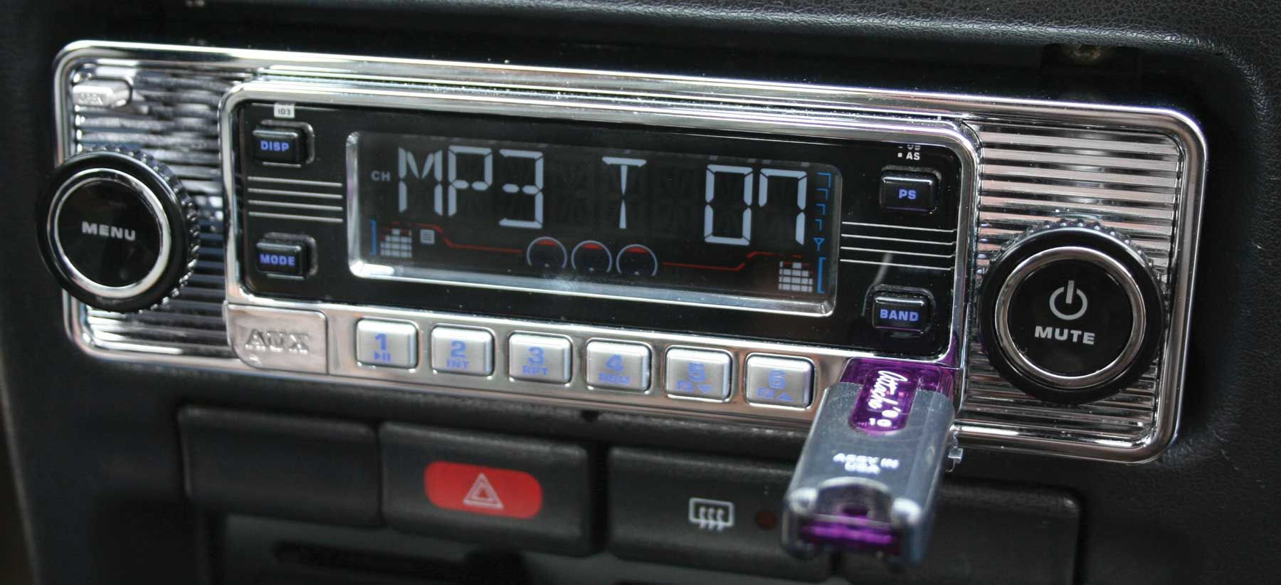 Wallpaper #d30k8Y4Bnwiau_P6zwh624 Vintage Car Radio Com Lust After Pinterest Car Audio and Cars