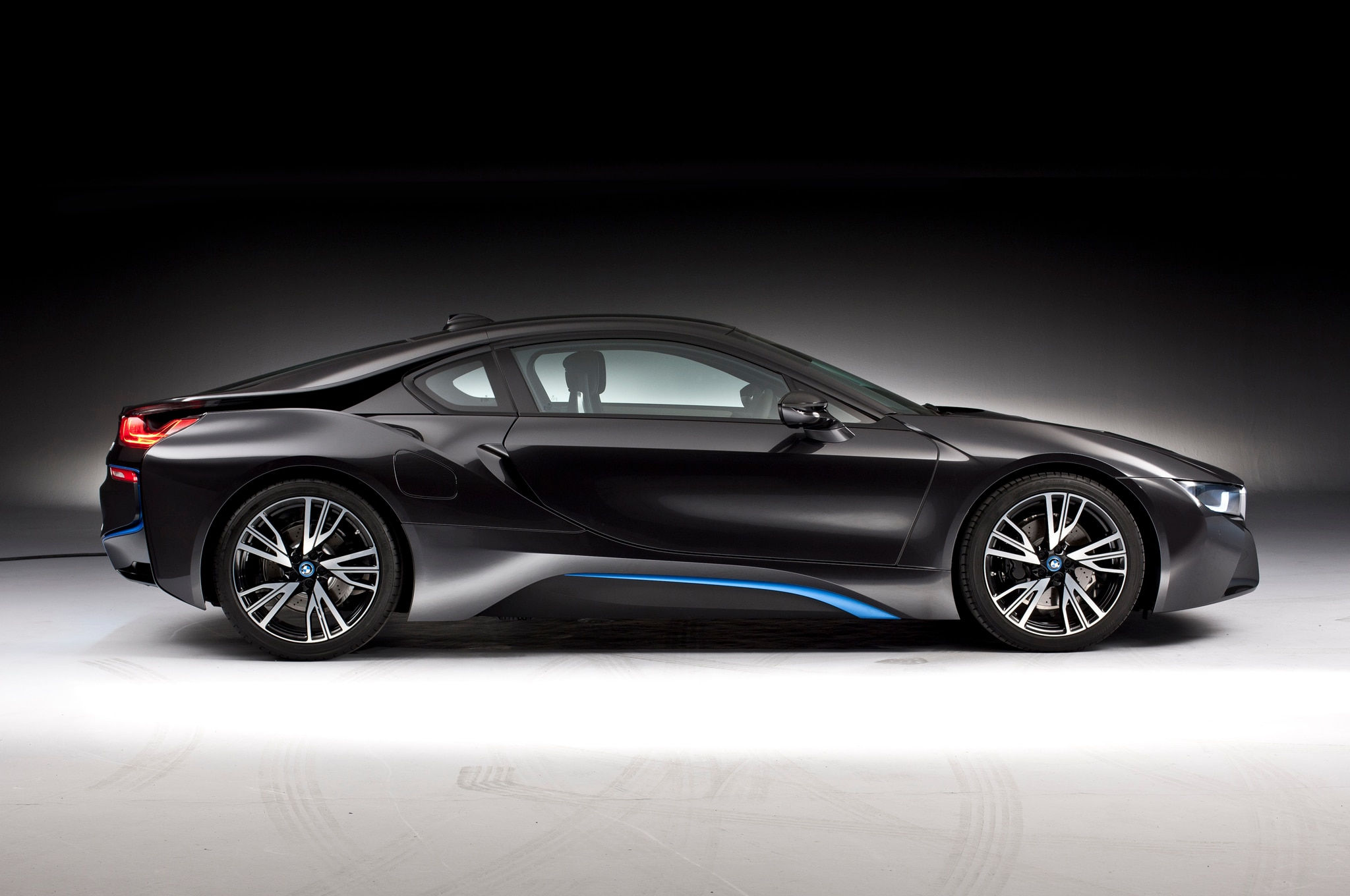 Wallpaper #pGgWF5MBSpphPi3-BQ1U144 2014 Design of the Year 2014 BMW i8 Automobile Magazine