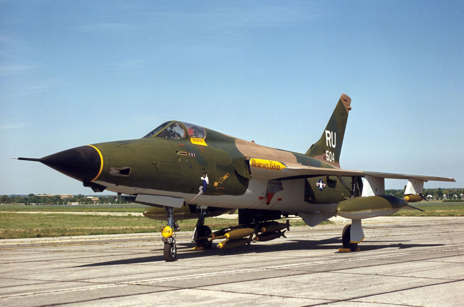 Wallpaper #uGcECpMBSpphPi3-SdKw375 F 105 Thunderchief in the Vietnam War