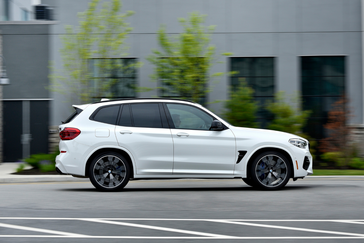 Wallpaper #a2597 01 BMW Ix Xdrive40 Sport Alpine White Paul Tans Automotive News