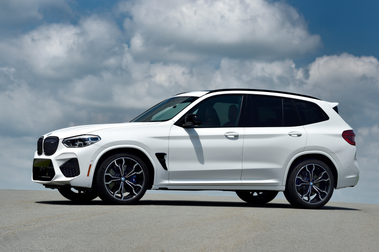 Wallpaper #a2597 01 BMW Ix Xdrive40 Sport Alpine White Paul Tans Automotive News