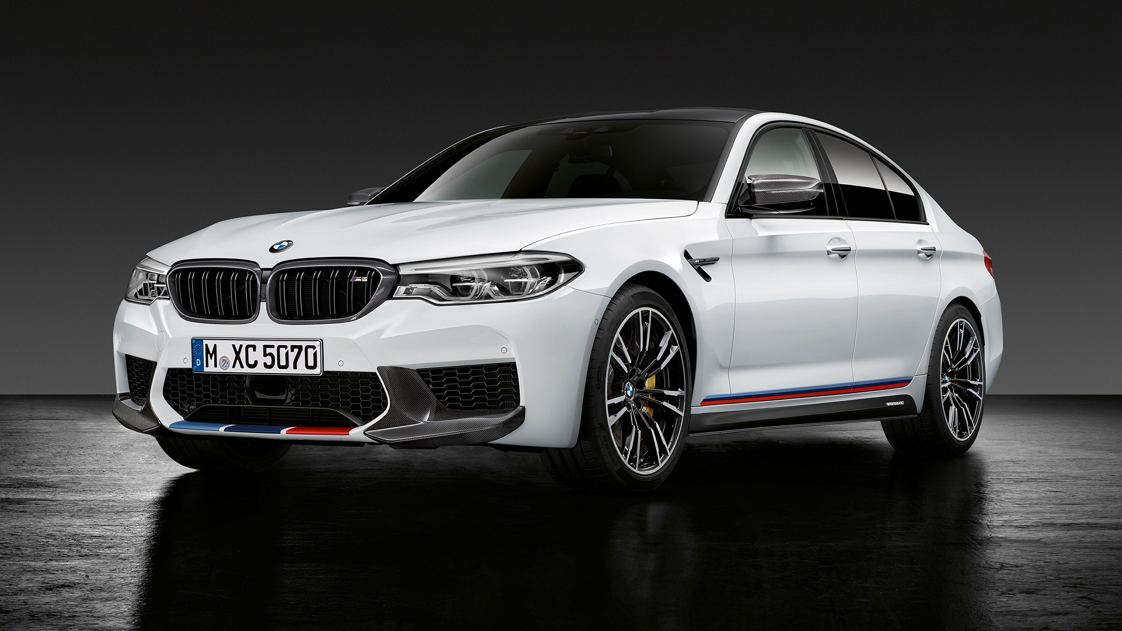 Wallpaper #8X0D8Y4Bnwiau_P6sgfD48 Fonds Decran 3840x2160 BMW M Performance M5 2018 Blanc Berline